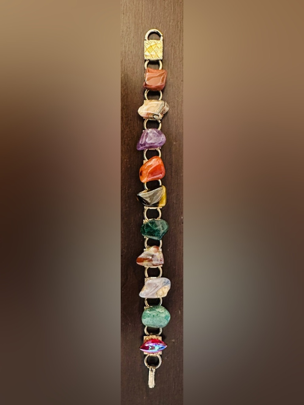 Vintage Gold Tone Linked Bracelet with Tumbled Semiprecious Stones
7.5"